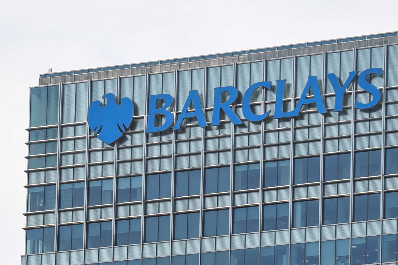Why a global bank is slashing thousands of jobs — and what the Fed says about AI replacing workers — MarketWatch, Shanghai Technology news