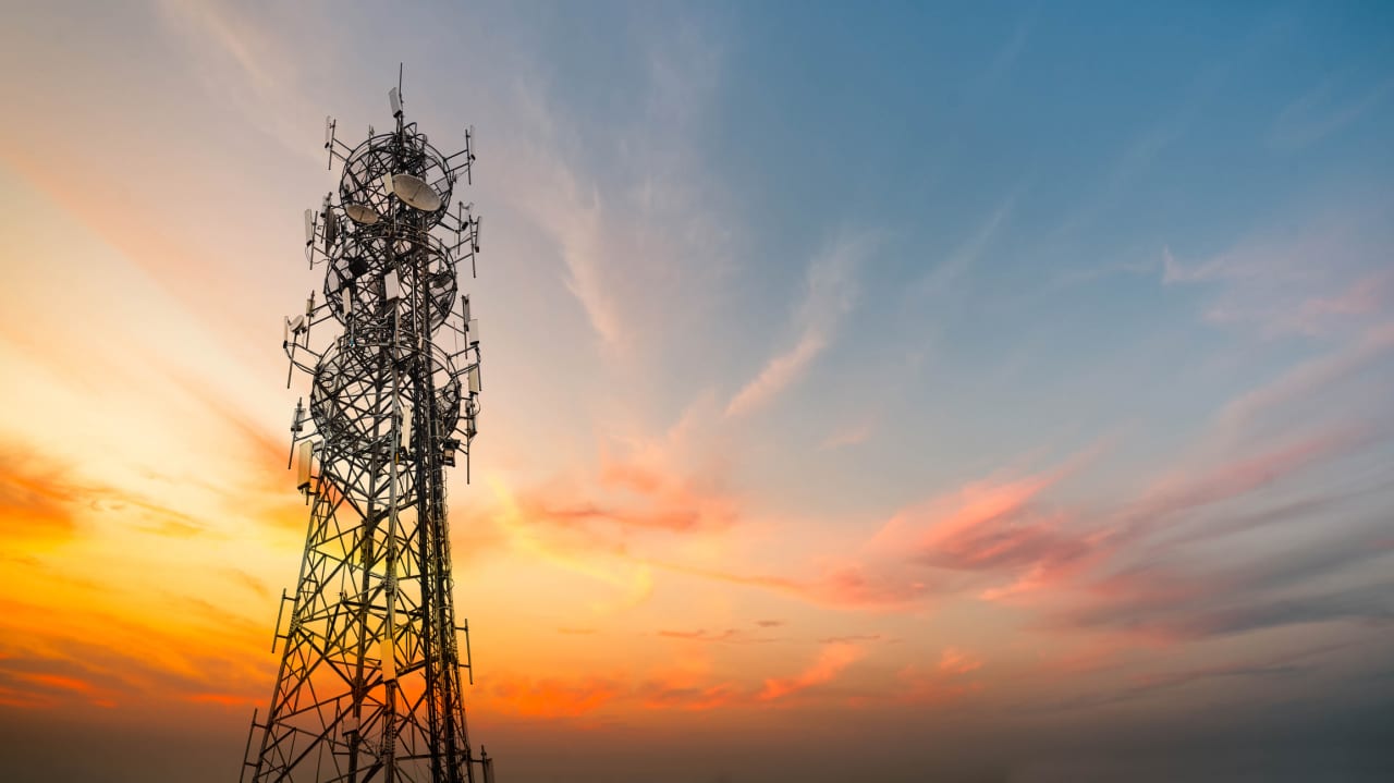 The mobile ambitions of SpaceX see telecom stocks get hit again. What the latest developments mean. — MarketWatch, Shanghai Business news