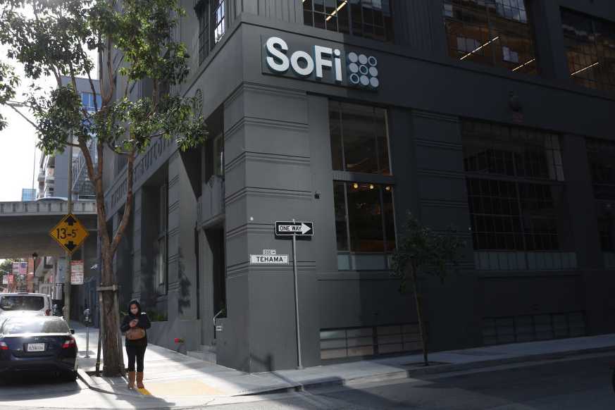 SoFi’s stock climbs as lending surge drives an earnings beat and rosy outlook — Shanghai Business news